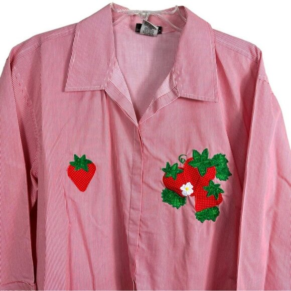 Isaac's Designs Women's Button Down Shirt Strawberry Appliquéd Size XL - Picture 2 of 10